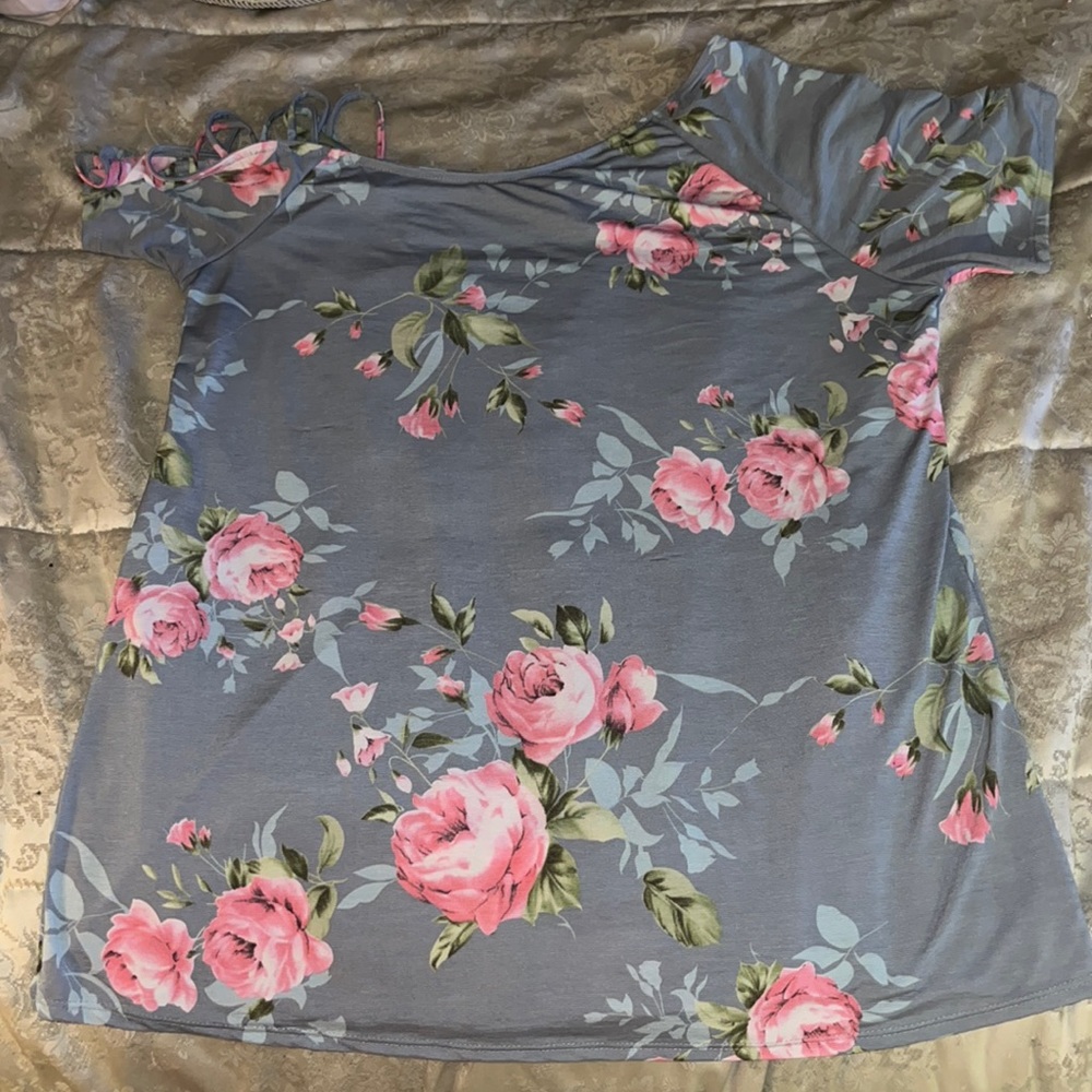 Heimish U.S.A. Strappy Cold shoulder top.